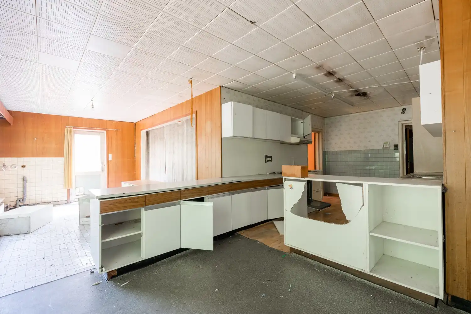 Ruime multifunctionele woning met een toonzaal en een schitterend perceel van 1108 m²! foto 11
