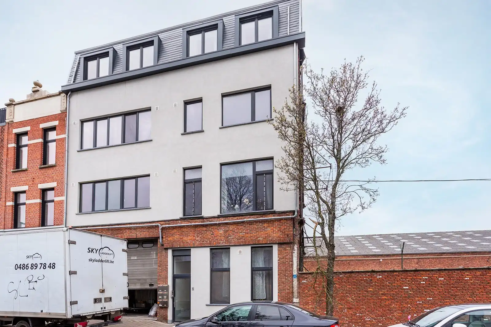 Lichtrijk wonen in industriële stijl foto 14