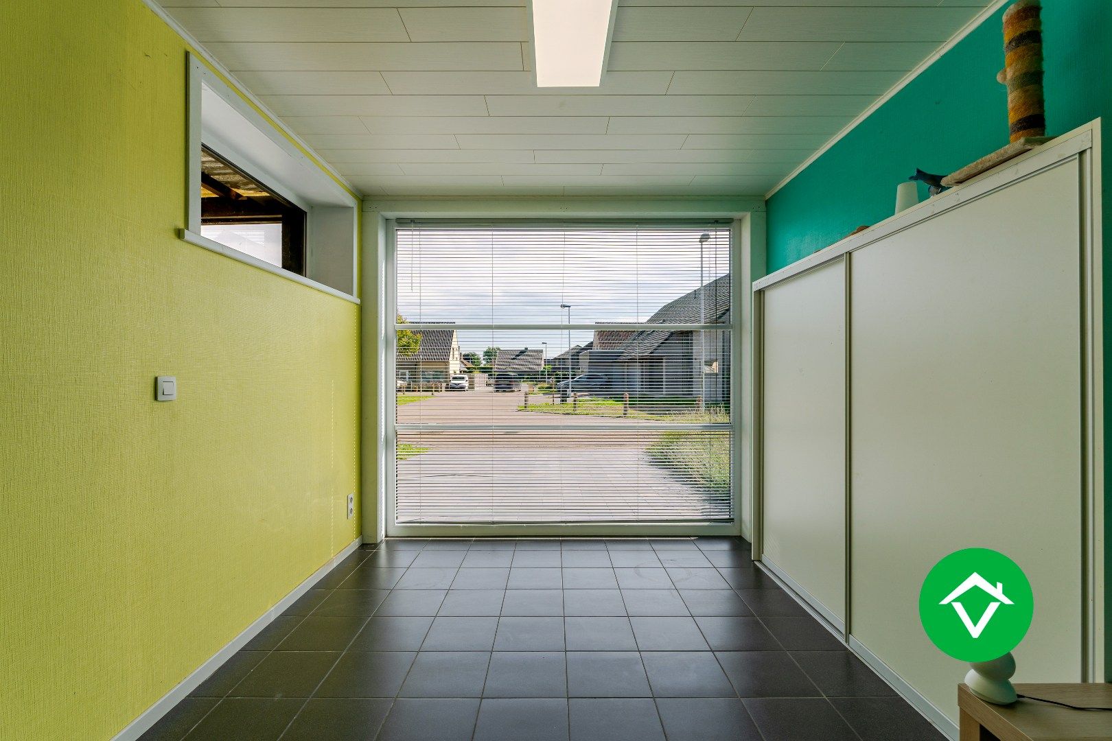 Hedendaagse gezinswoning met 5 slaapkamers en carport in Koekelare (De Mokker) foto 12