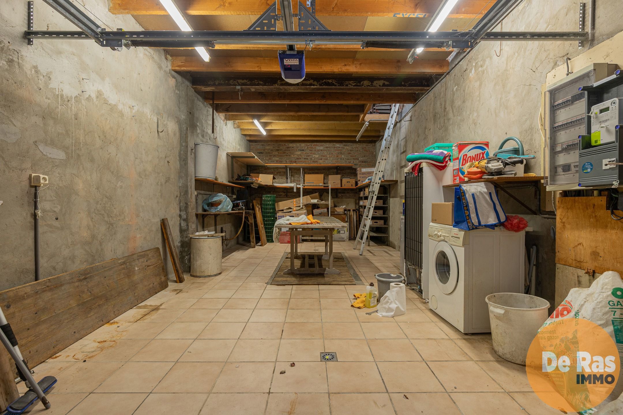 HERZELE - Degelijke 3-gevelwoning met tuin foto 24