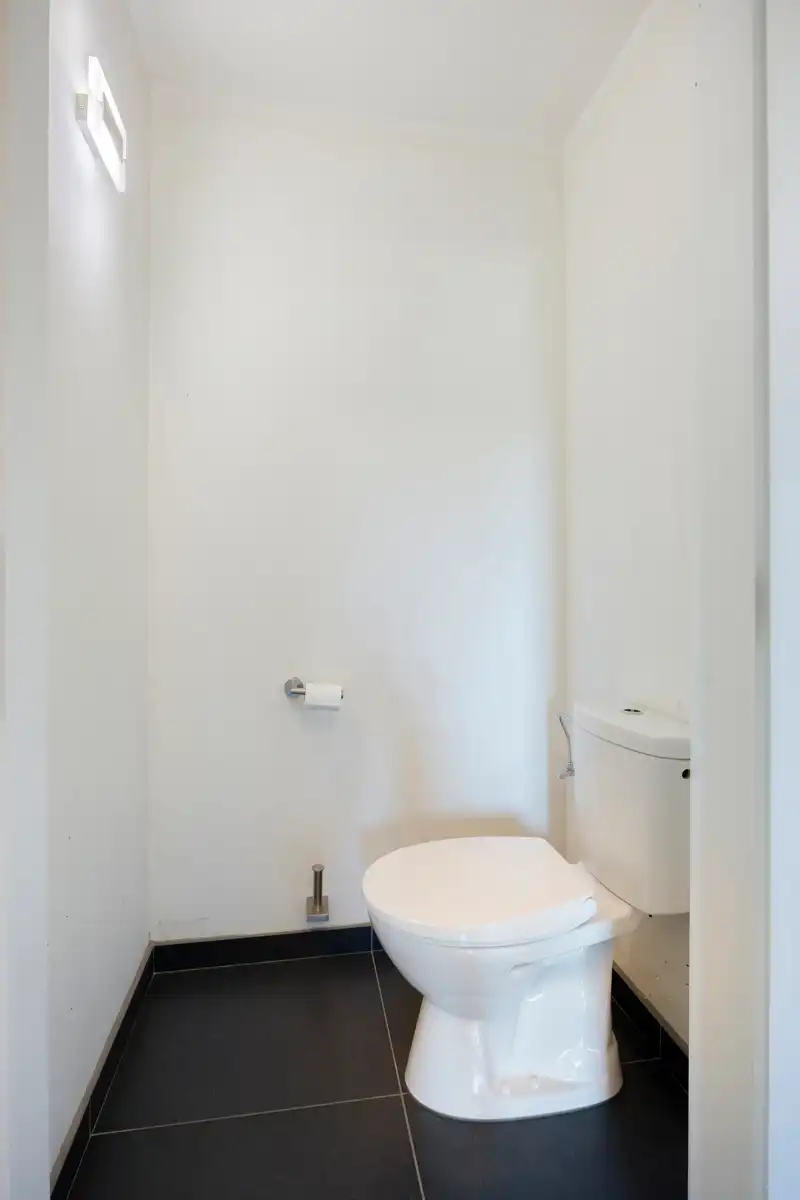 Instapklare HOB met 5 kamers + bureau, en aangename tuin! foto 25