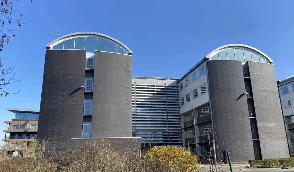 Gerenoveerde kantoren te huur in Axxes Business Park in Merelbeke foto 29