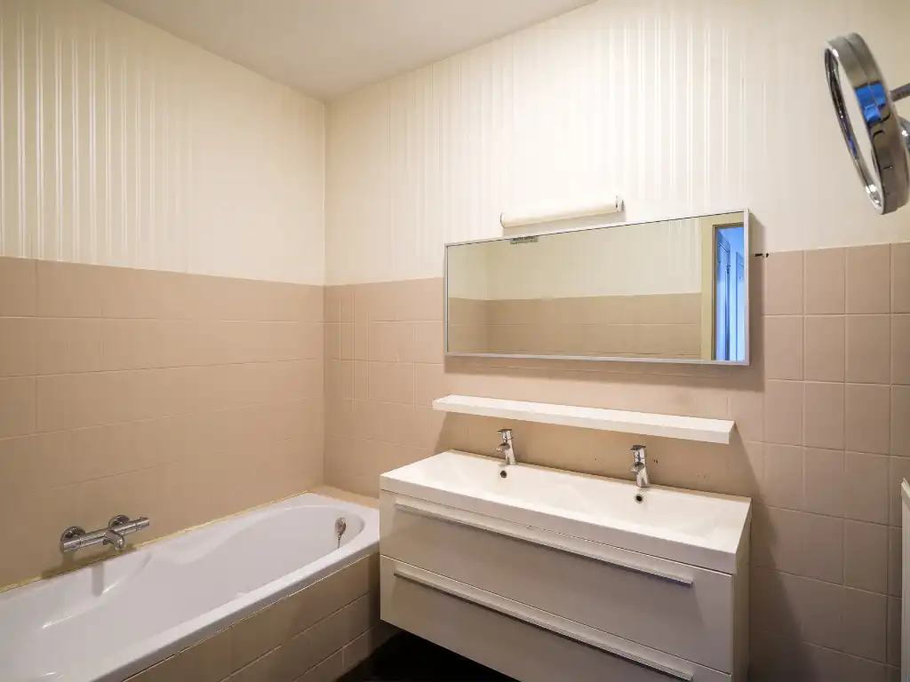 Op te frissen drieslaapkamerappartement met open zicht over het Citadelpark. foto 15
