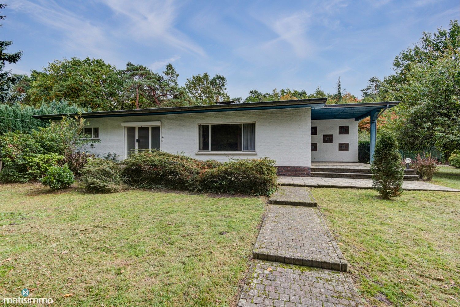 Hoofdfoto van de publicatie: ZEER RUIME BUNGALOW MET ZUIDOOSTELIJK GEORIENTEERDE TUIN (25 ARE) IN RUSTIGE GROENE OMGEVING TE ZUTENDAAL