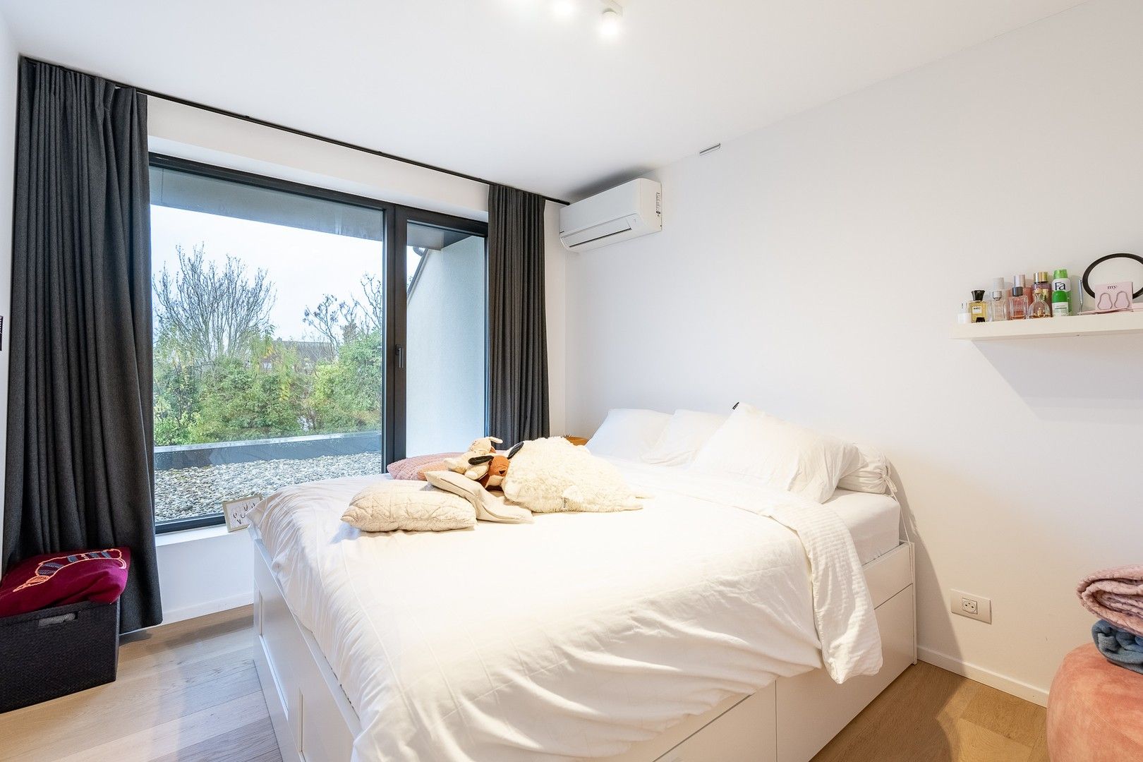 Prachtige hedendaagse villa met zonnige tuin en terrassen op fietsafstand van de zee. foto 32