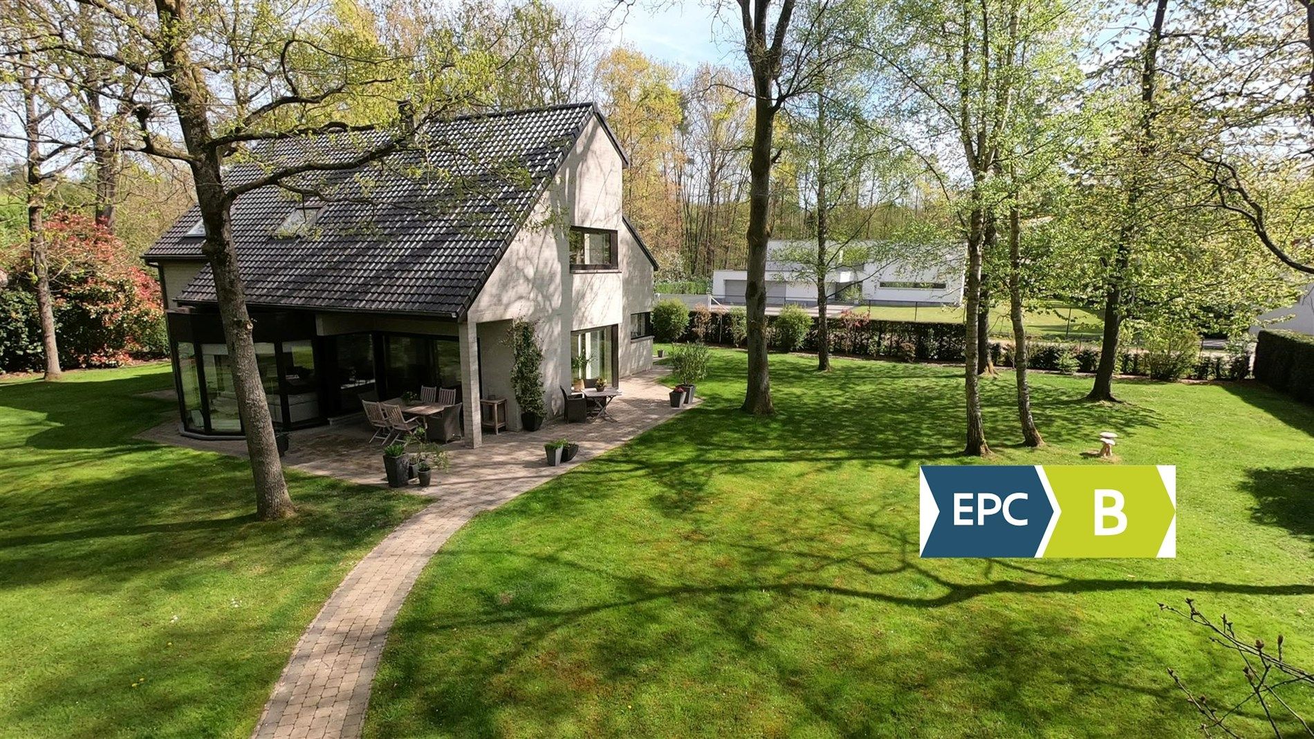 Zeer rustig gelegen villa met 3 ruime slpks en 2 bureaus op 25a te Tremelo  foto {{pictureIndex}}