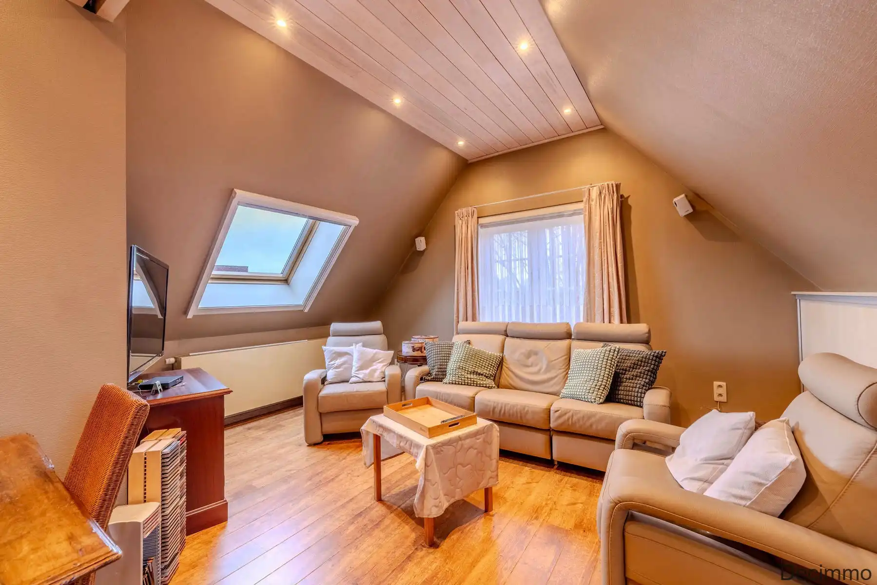 Veelzijdige woning met handelsruimte of kangoeroewonen. foto 24