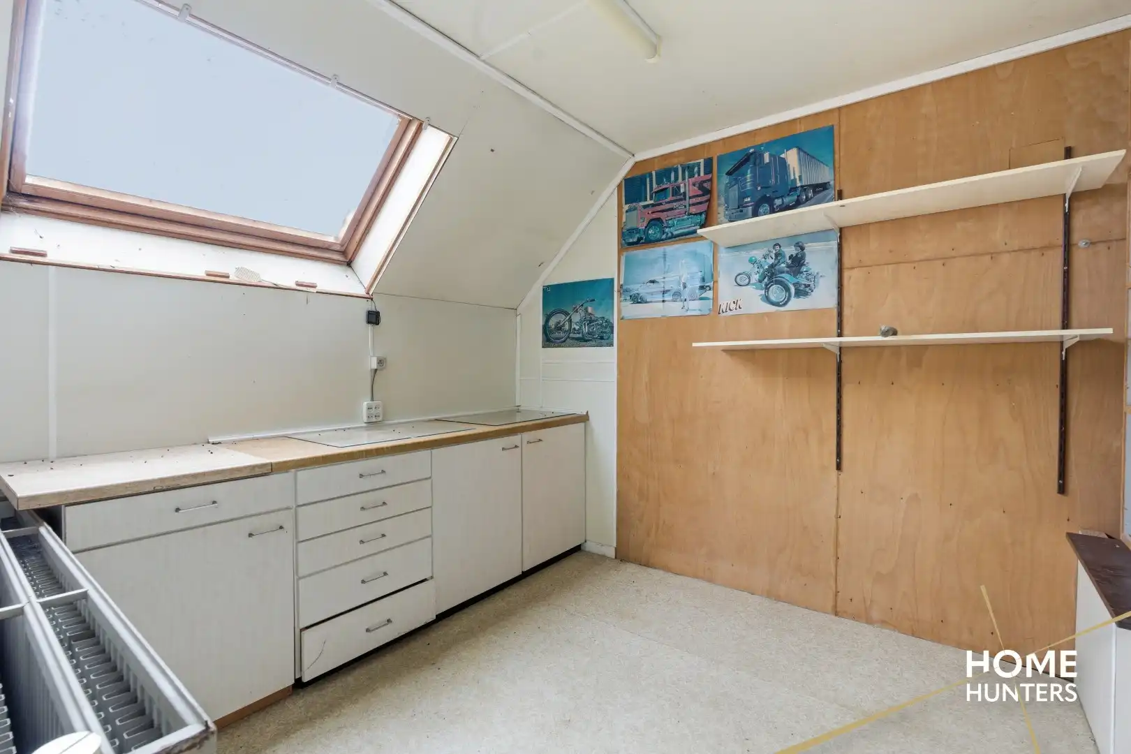 Halfopen te renoveren woning met 4 slaapkamers, ruime tuin en garage op gunstige locatie te Ieper foto 17