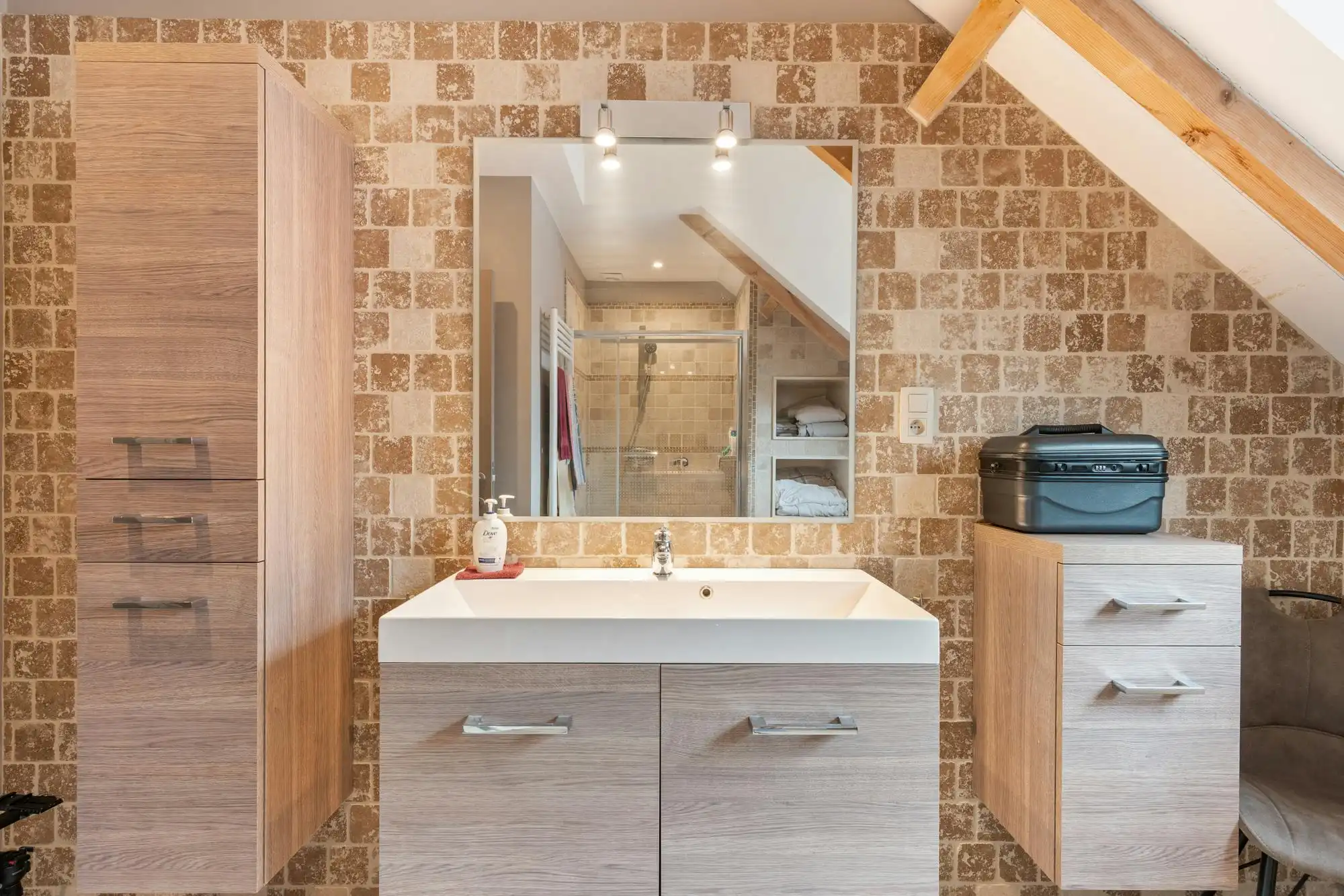 Woonst met B&B en appartement te koop in Minderhout foto 37