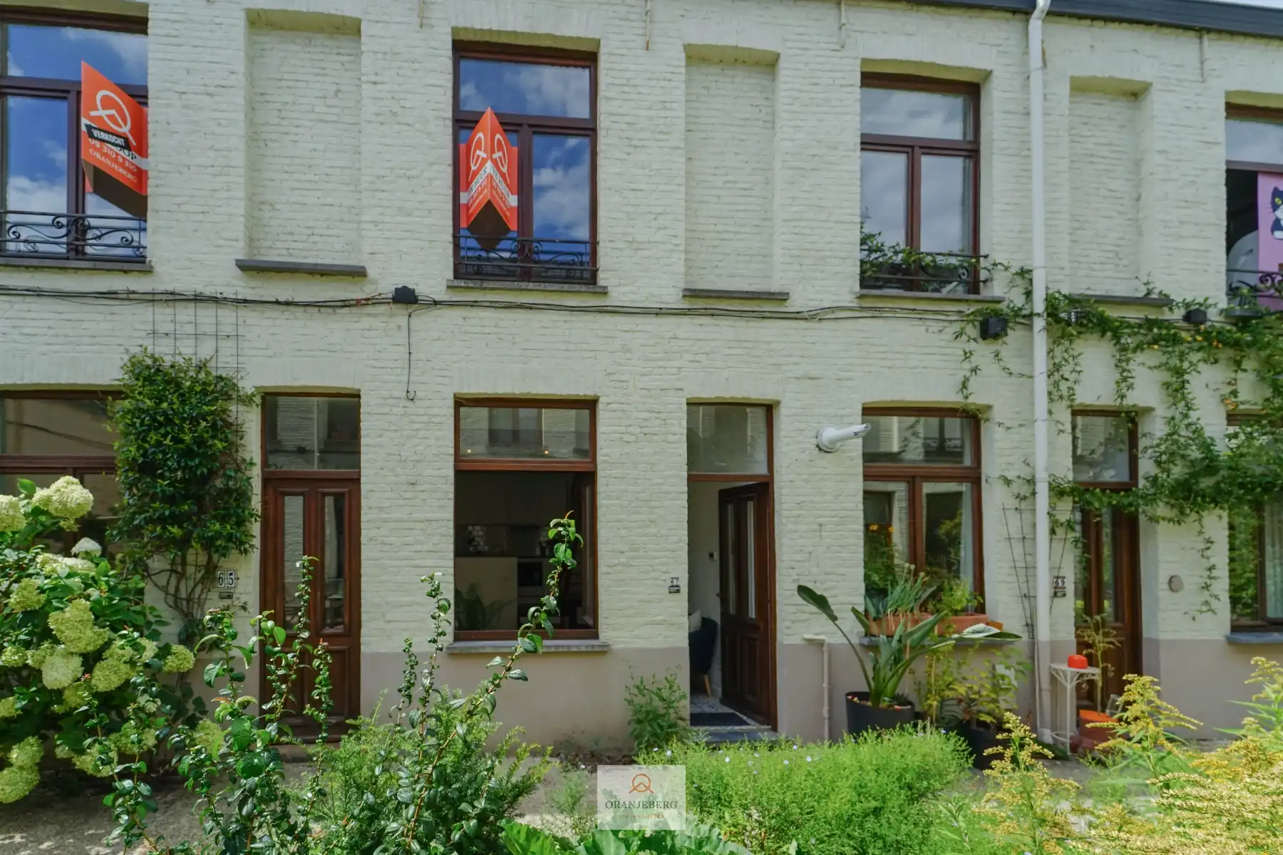 Charmante bemeubelde citéwoning nabij Coupure foto 25
