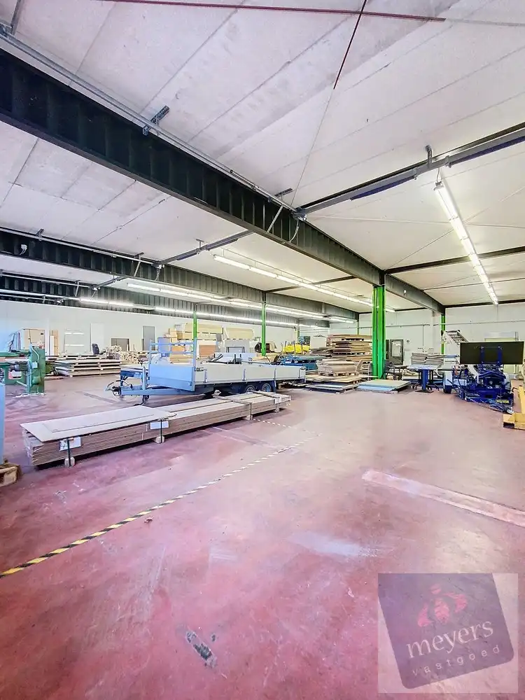Veelzijdig bedrijfscomplex op ruim perceel van 9.985 m² in Bocholt foto 10