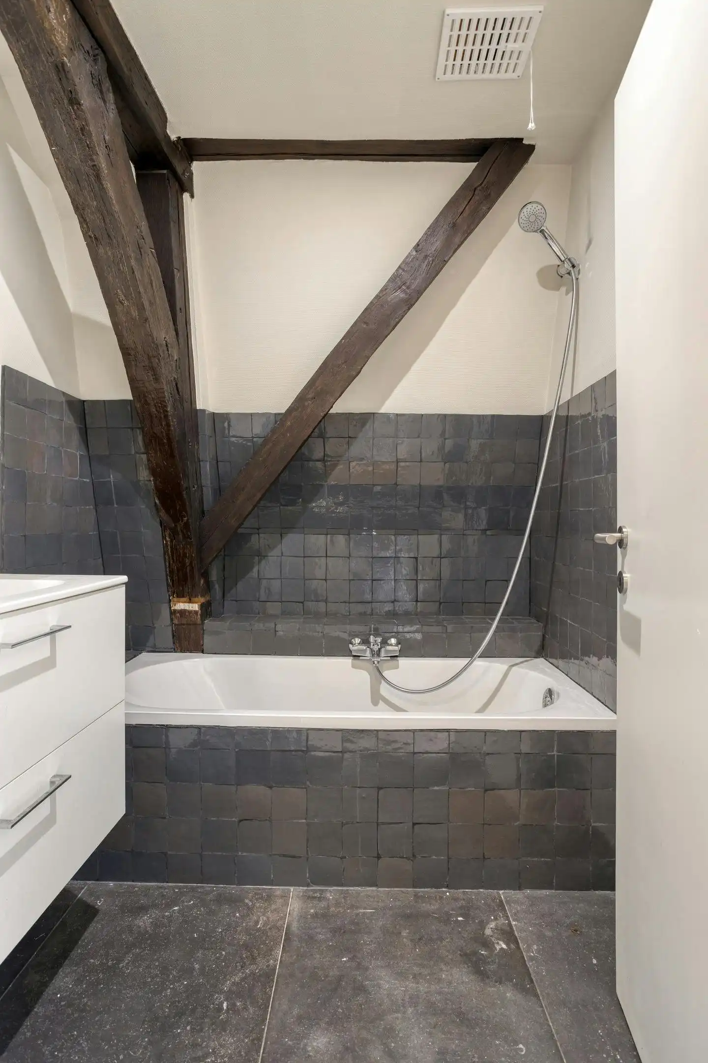 Instapklaar appartement te koop met mezzanine in Brugge foto 7