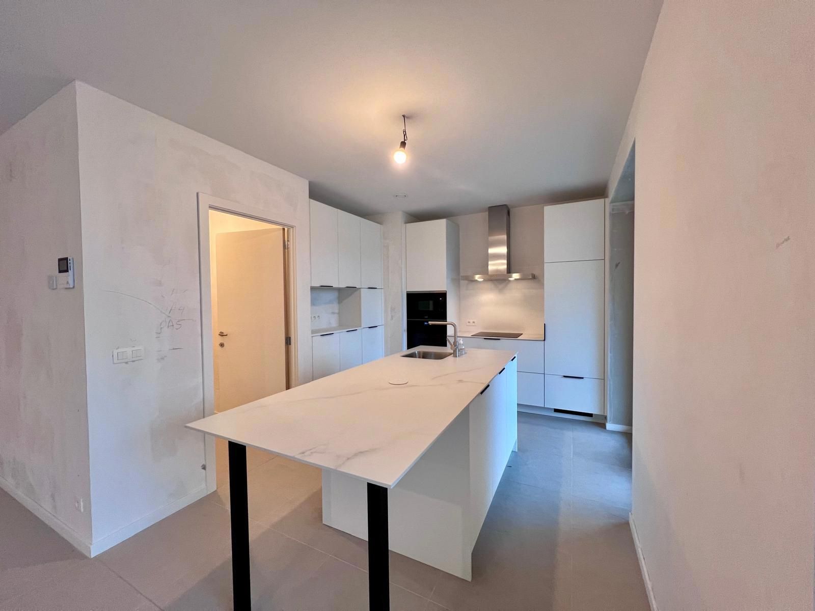 Licht, ruimte en comfort: nieuwbouwappartement met uniek zicht foto 6