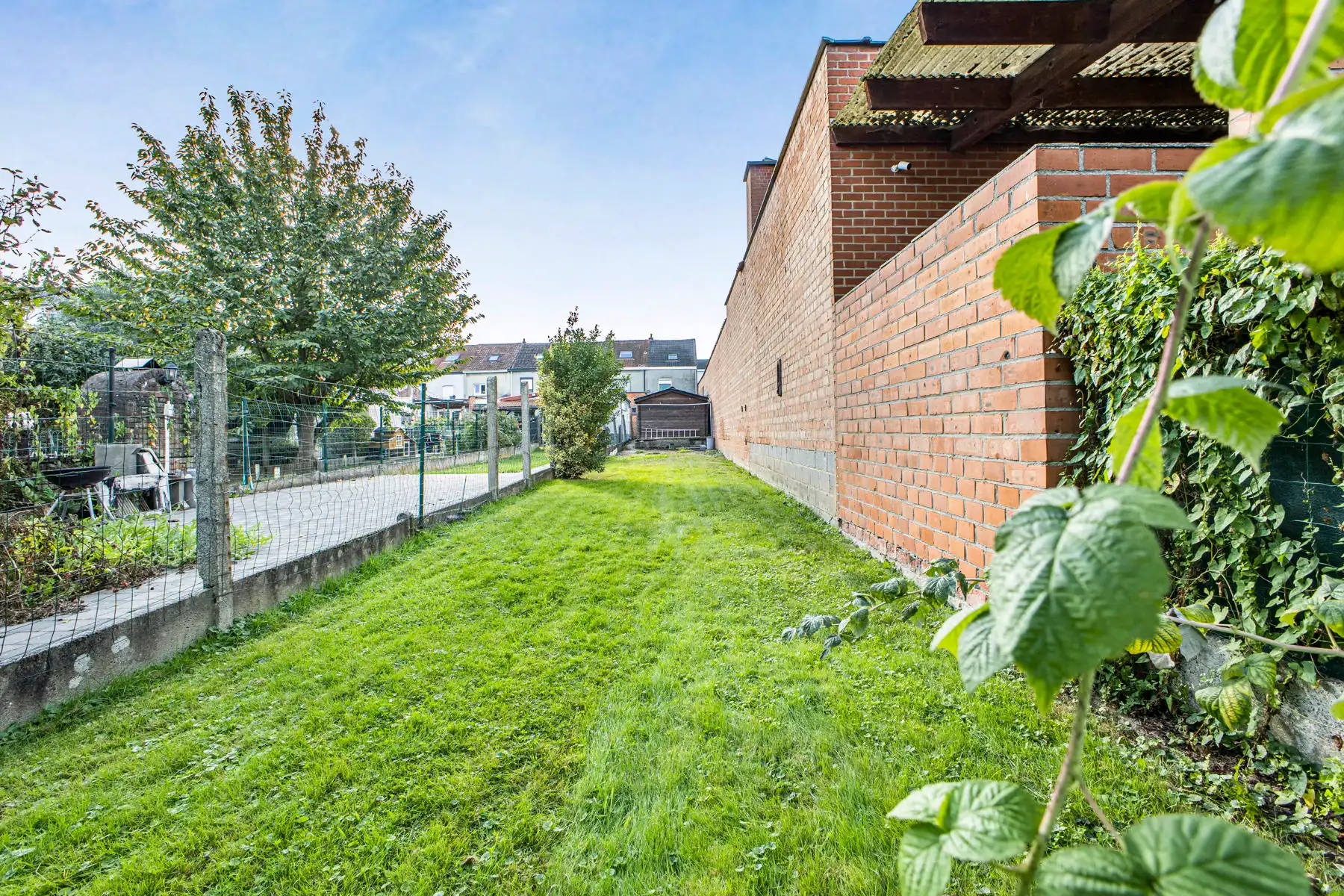 Eengezinswoning met 2 slaapkamers, inrichtbare zolder & tuin foto 10