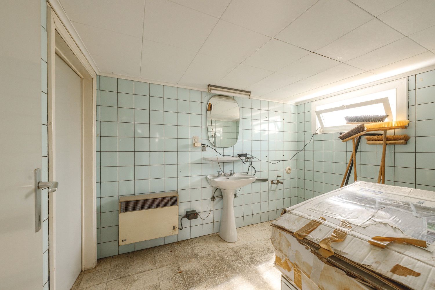 Totaal te renoveren woning te Ardooie. foto 25