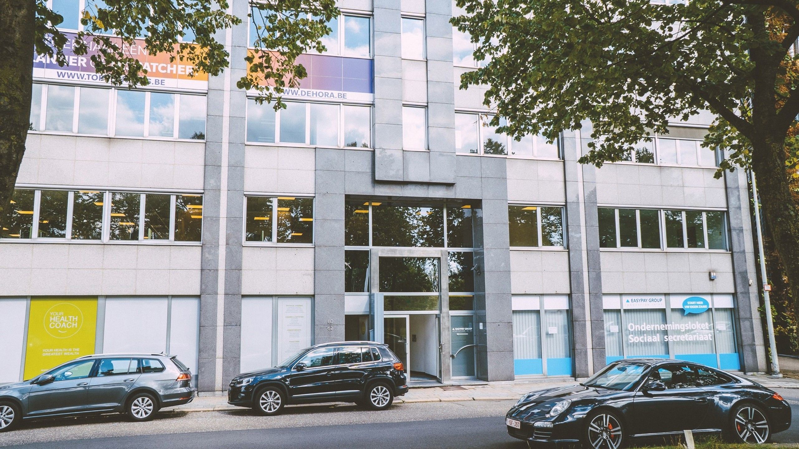 Ruime en Moderne Kantoorruimte in Uitbreidingstraat foto {{pictureIndex}}