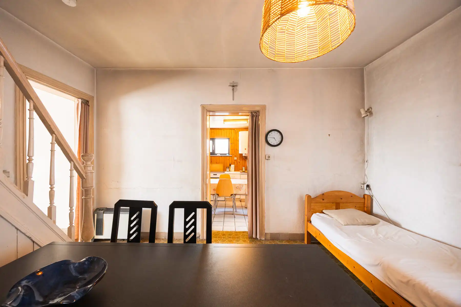 Charmante te renoveren halfopen woning met veel potentieel foto 10