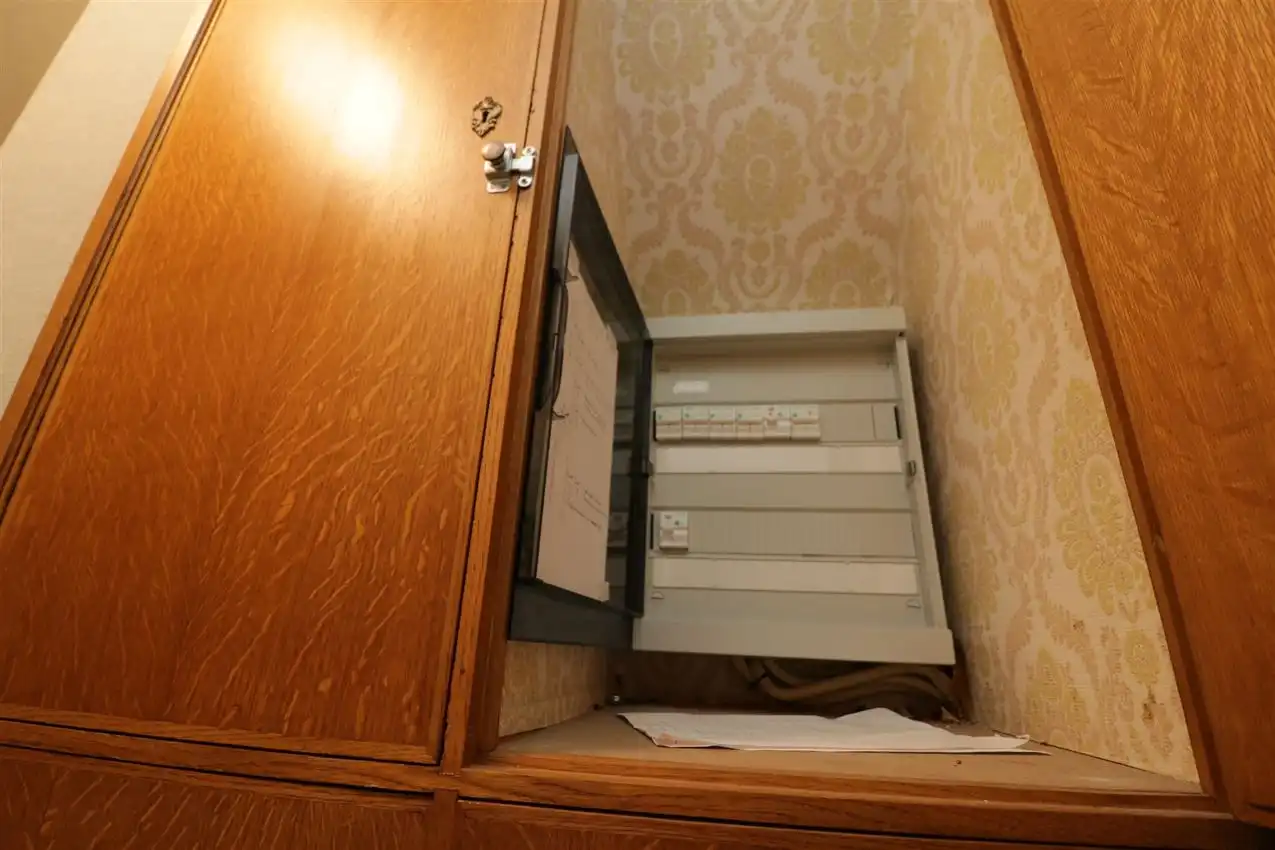 Opbrengsteigendom (handel & 4 app) op toplocatie foto 118