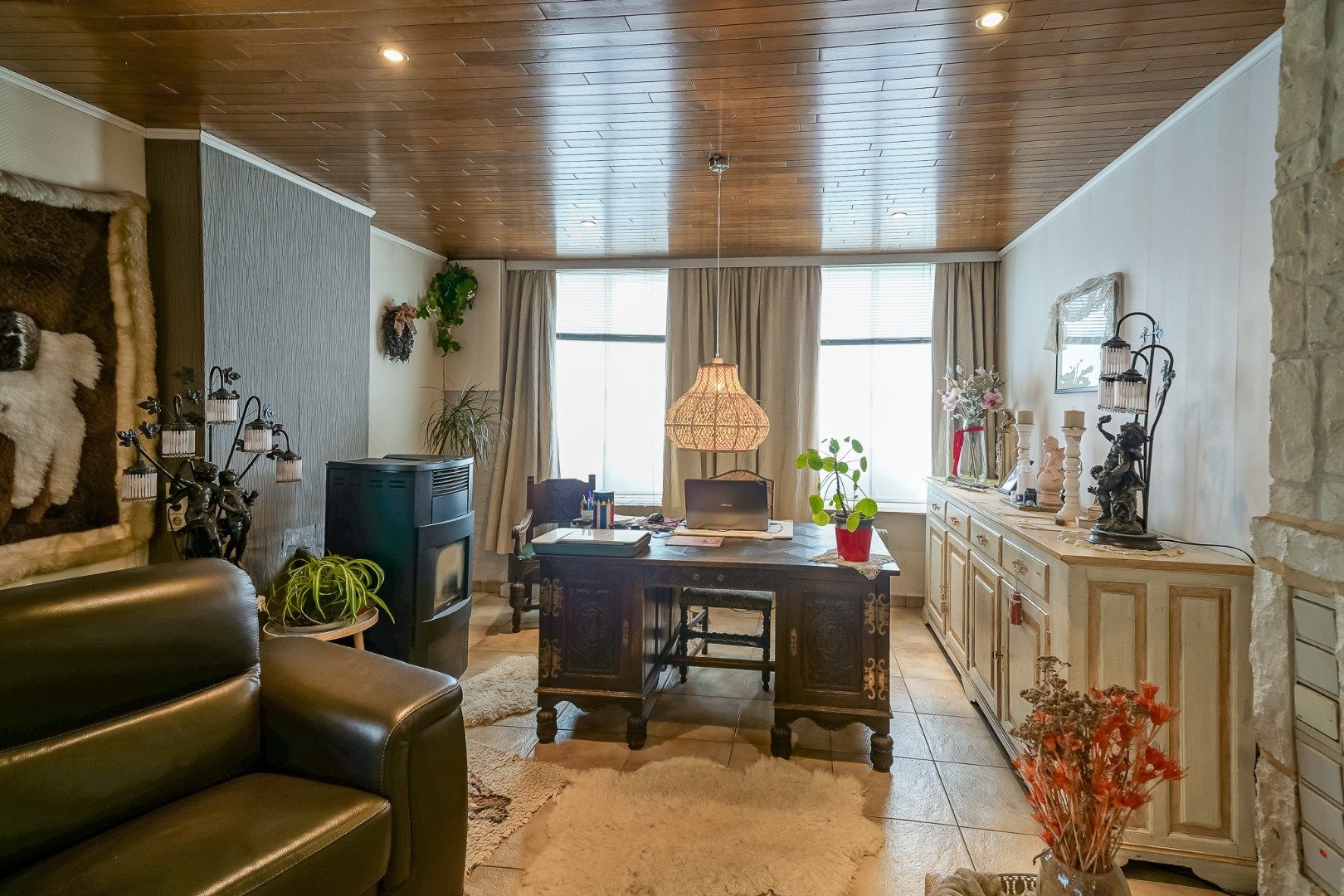 Ruime woning met drie slaapkamers - met loods/garage  foto 8