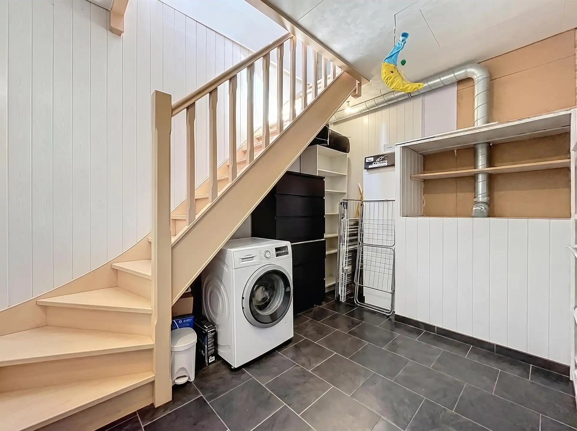 open bebouwing met 4 slaapkamers en 2 badkamers op toplocatie op perceel van 746m². foto 9