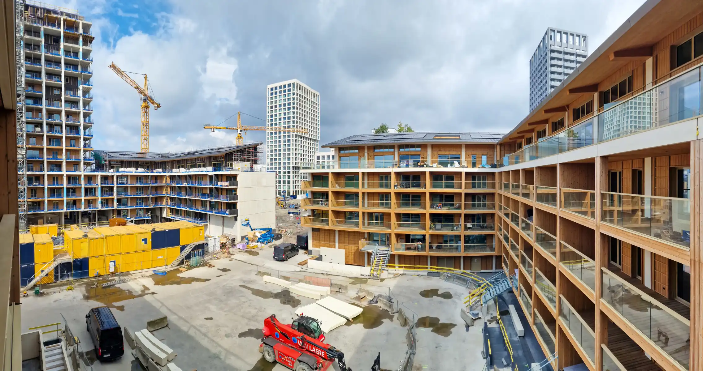 Gemeubelde studio met prachtig terrras foto 11
