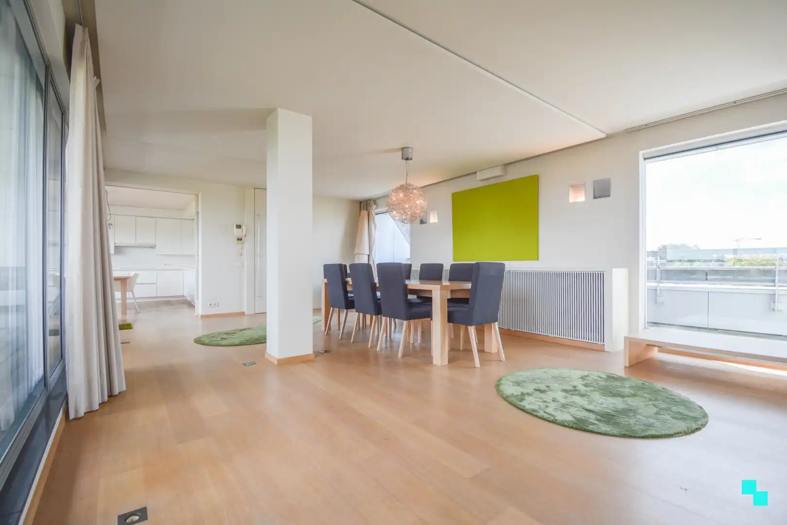 UItzonderlijk ruim appartement aan het water te Roeselare! foto 8