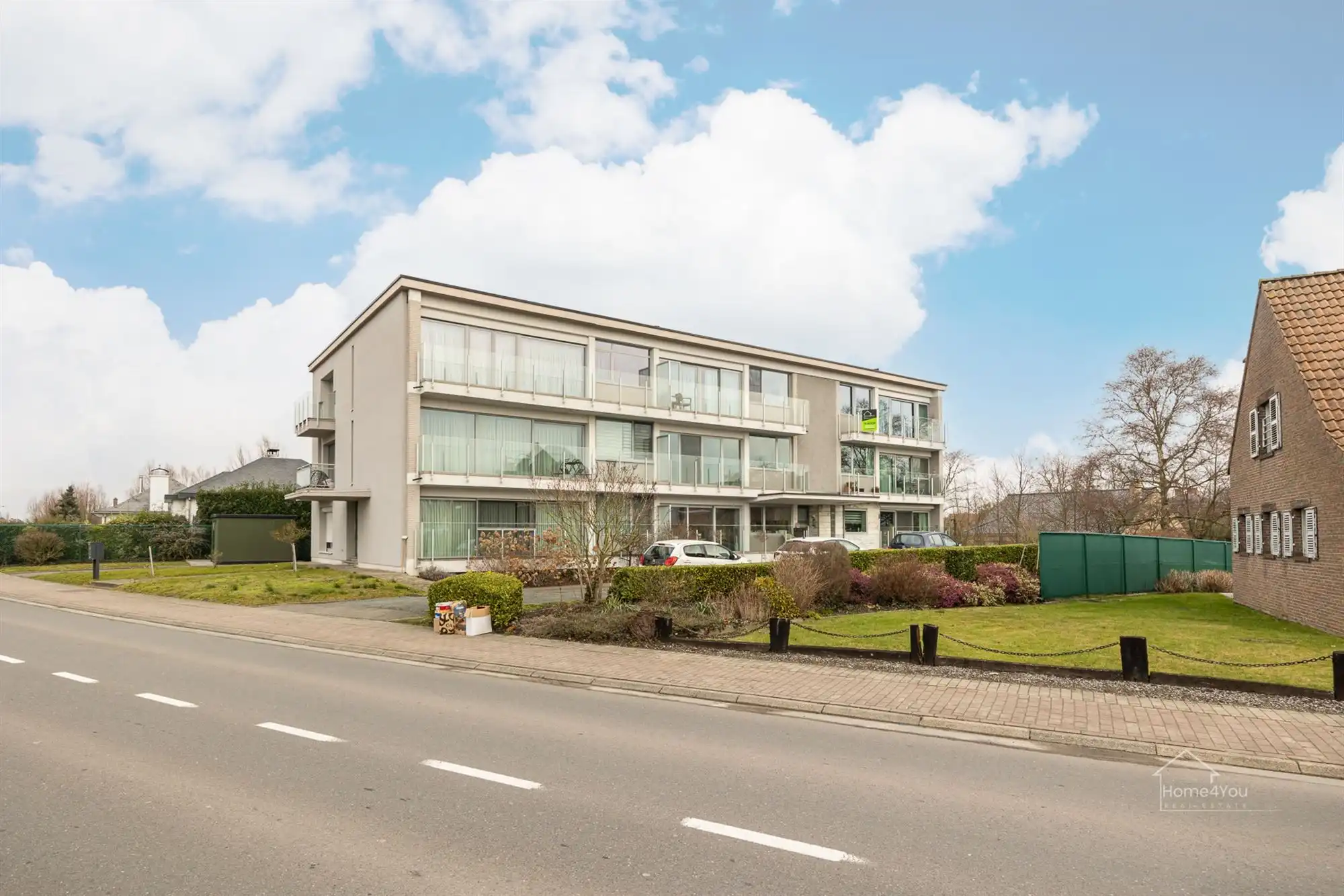 Ruim, lichtrijk en energiezuinig appartement foto {{pictureIndex}}