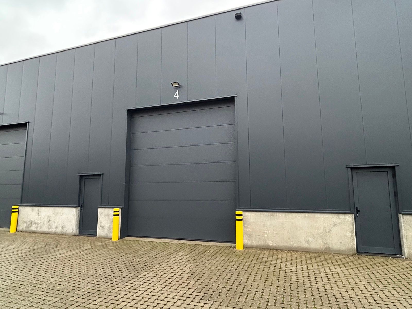 Bedrijfsvastgoed te huur foto {{pictureIndex}}