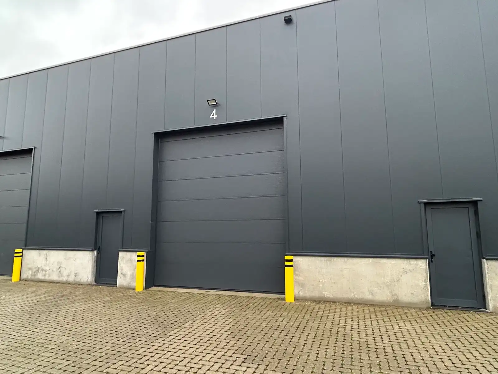 Bedrijfsvastgoed te huur foto {{pictureIndex}}