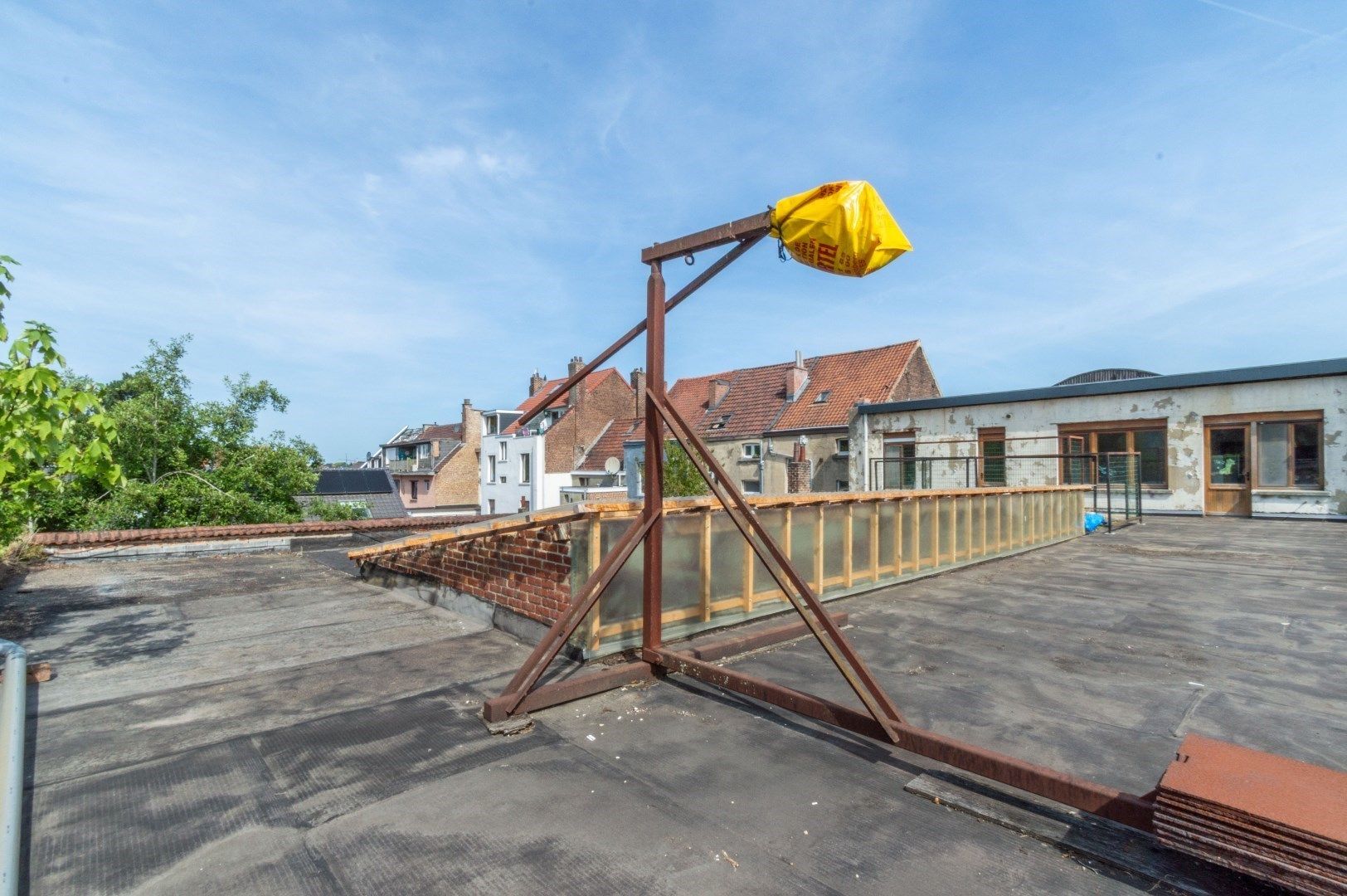 WERKPLAATS/LOODS (472m²) & KANTOOR + APP ! foto 15