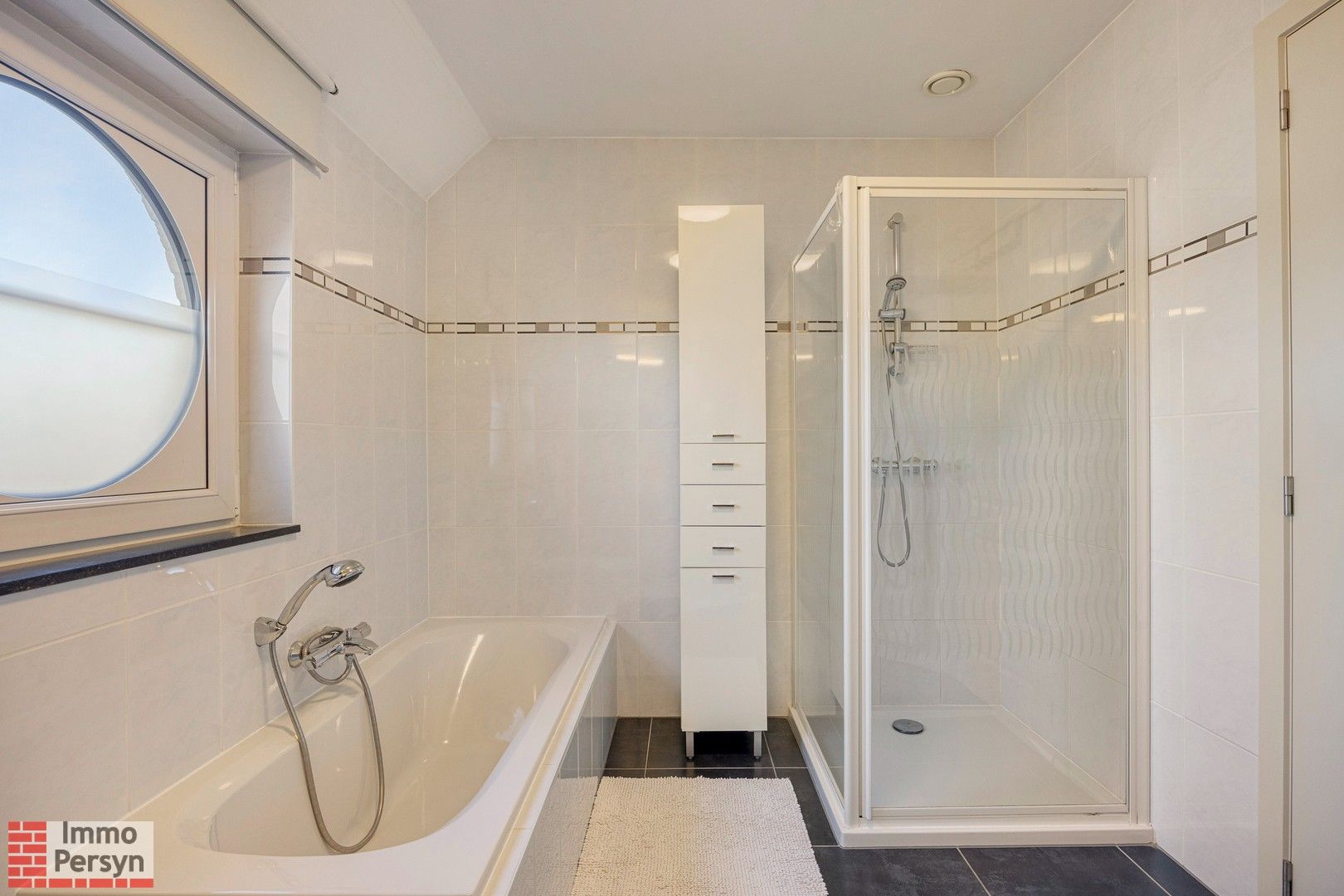 instapklaar appartement, 2 slpkmrs, lift, berging en garage foto 12