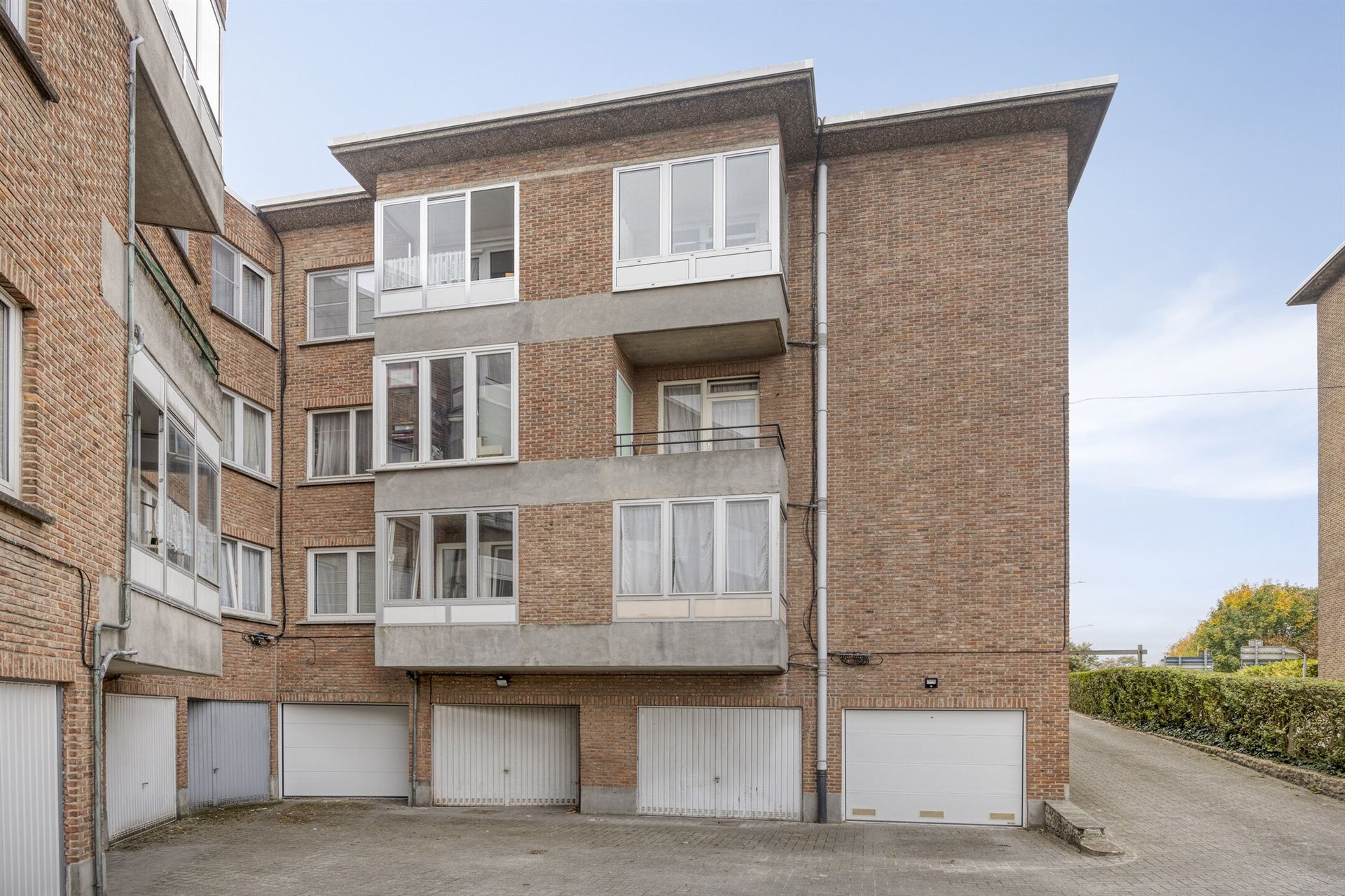 Welonderhouden appartement met dubbel diepe garage! foto 21