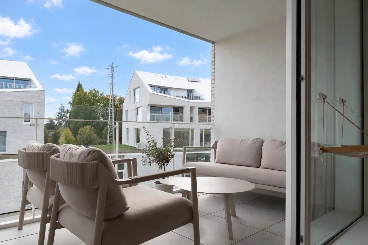 Stijlvol en energiezuinig nieuwbouwappartement met 2 slaapkamers en ruim overdekt terras, op wandelafstand van het centrum van Sint-Truiden. foto 10