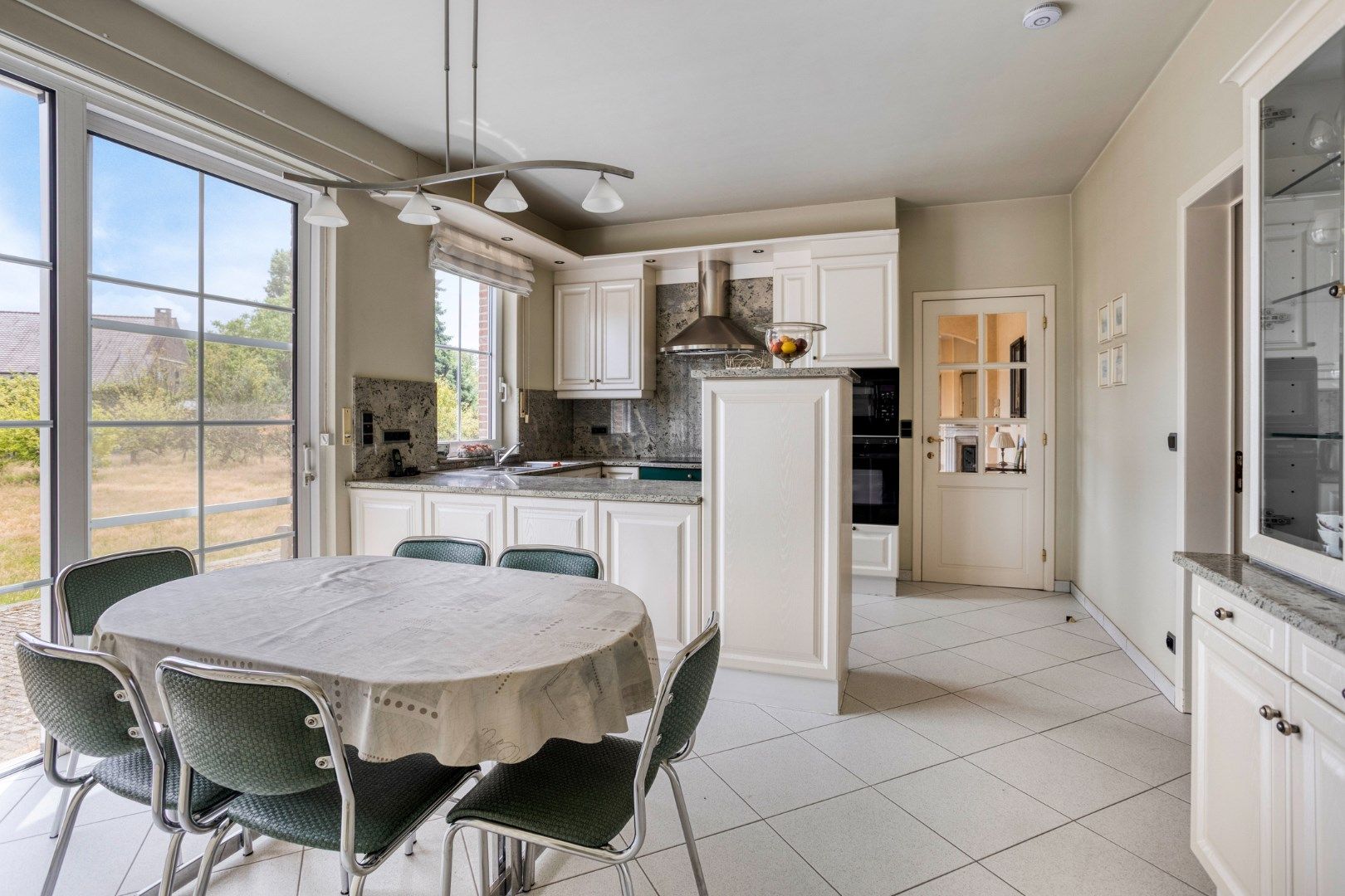 Ruime woning met 3 slaapkamers op een perceel van 1.880 m² te Olen-Centrum ! foto 10