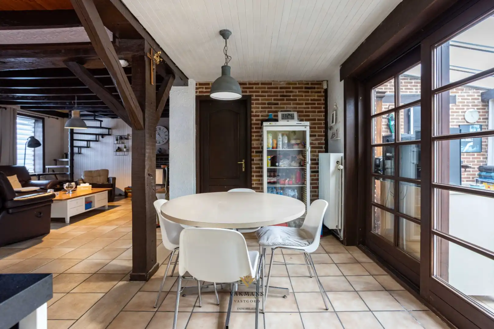 Fermette woning met oprit, dubbele garage en prachtige tuin foto 13