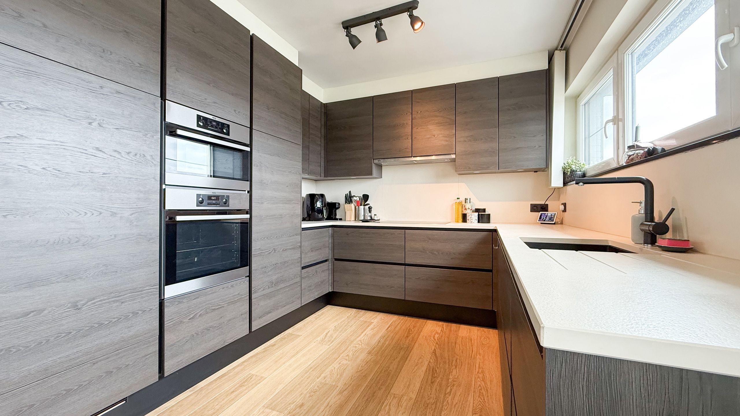Instapklaar appartement met 3 slpkms in hartje Paal – EPC B! foto 9