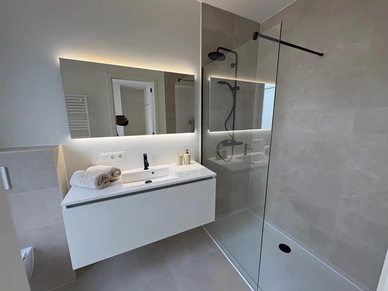 Mooi nieuwbouwappartement met 2 slk en 2 badkamers foto 15