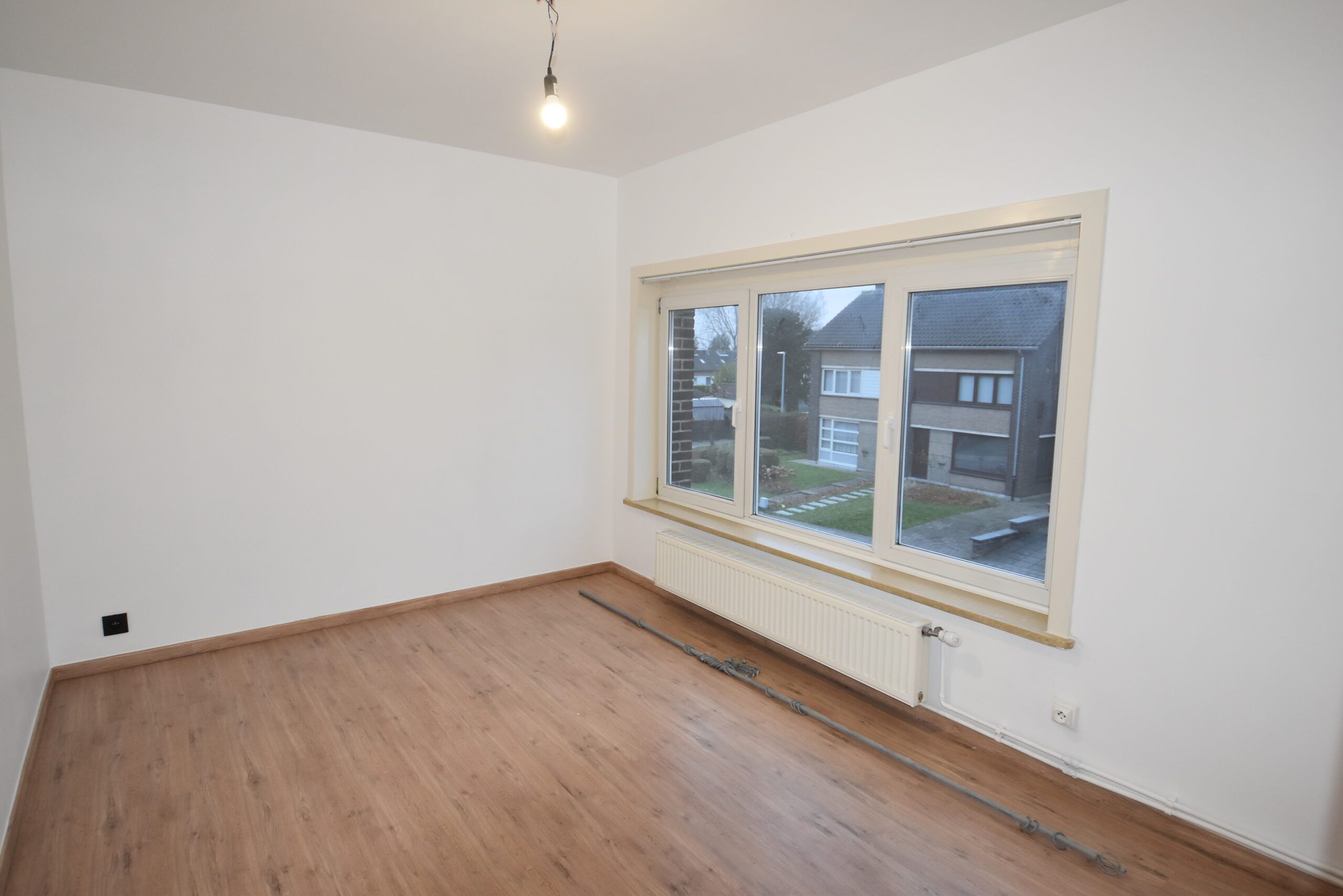 Volledig gerenoveerde woning met 4 slaapkamers in Temse foto 14