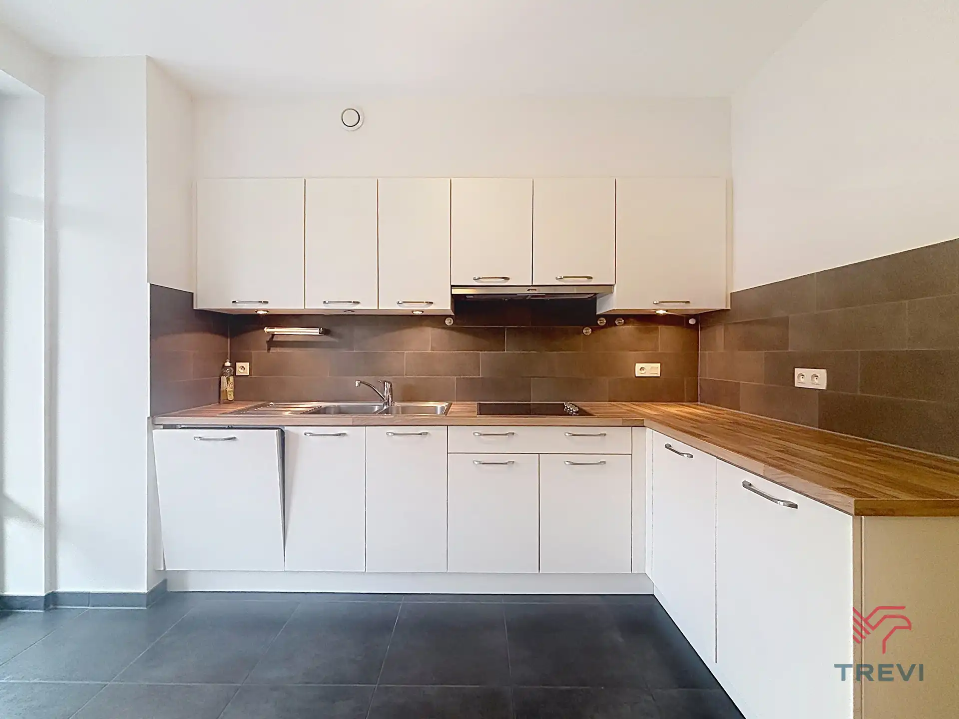 Mooi appartement met 2 slaapkamers + parkeerplaats foto 5