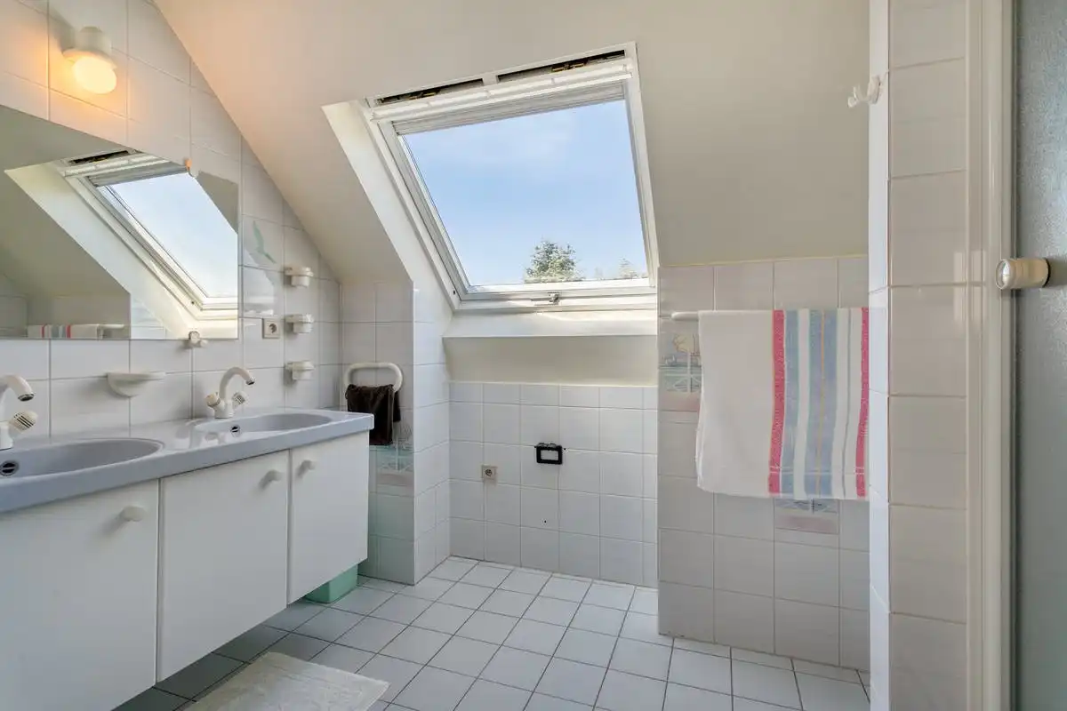 Ruime villa op 1098m²  te koop op Hoog Kortrijk foto 17