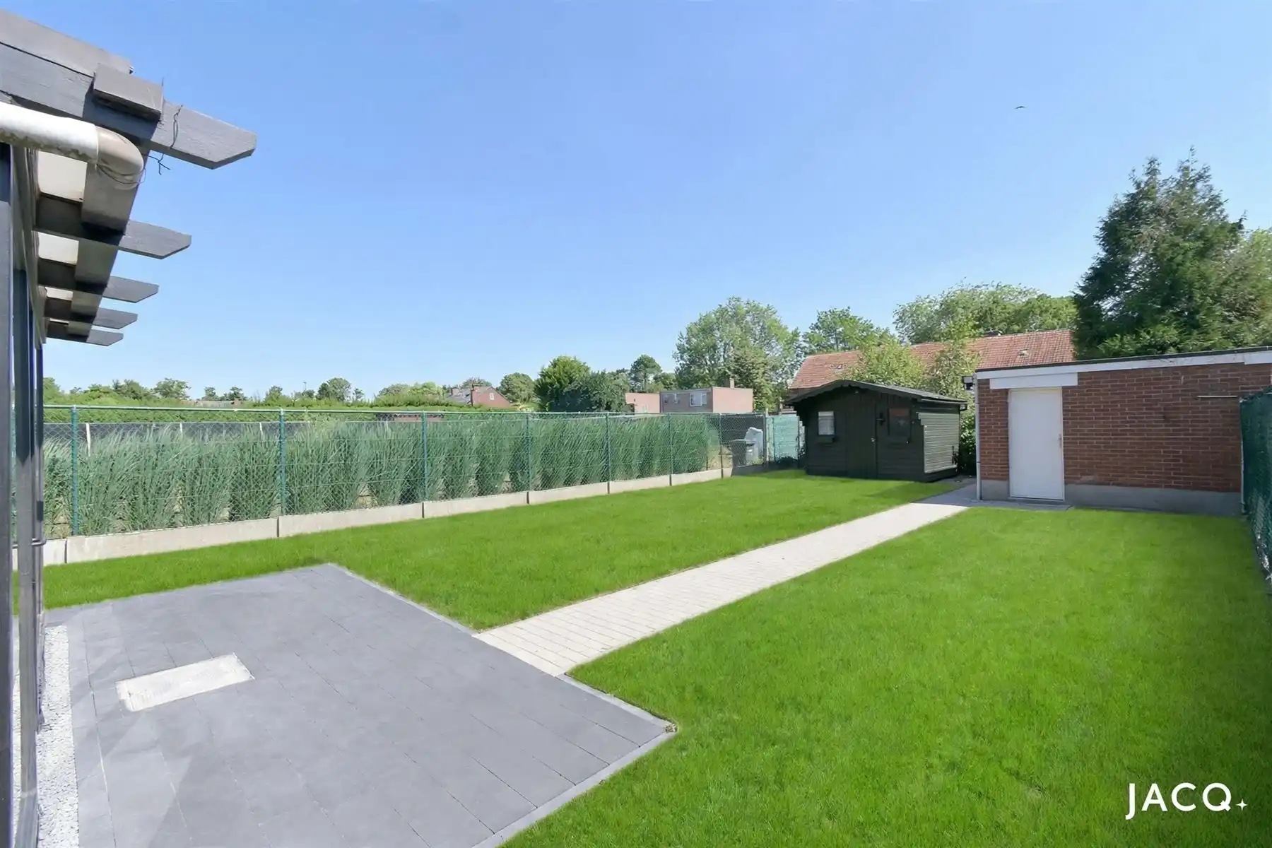 Prachtige woning met 3 slaapkamers, grote tuin en garage ! foto 12