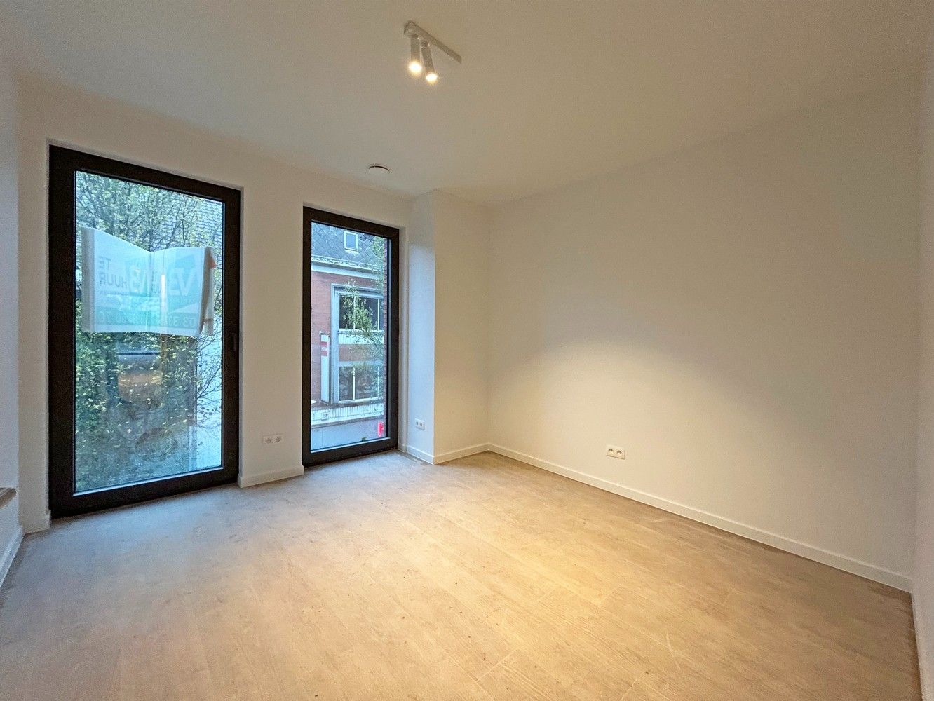 Nieuw 2 slaapkamer appartement met ruim terras in het centrum van Schoten! foto 7