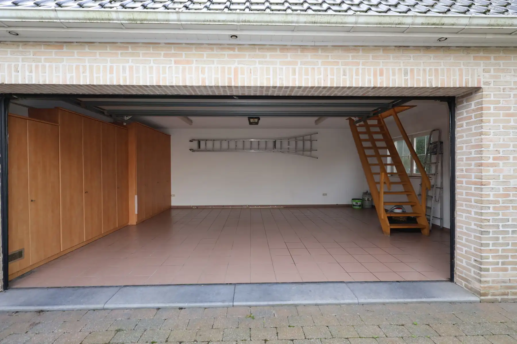 Een ruime gezinswoning met 3 slaapkamers op een perceel van 784m². foto 24