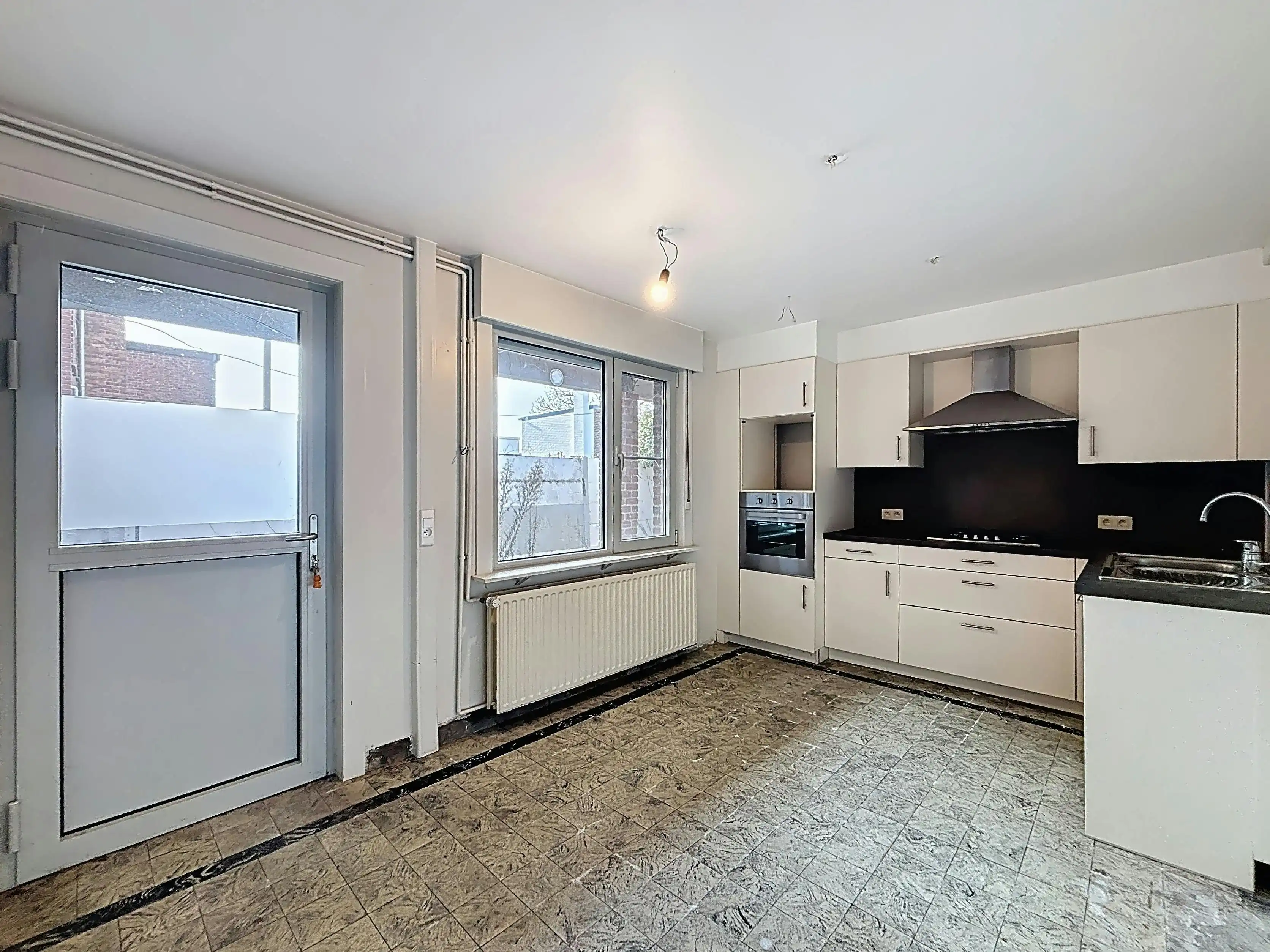 Te renoveren halfopen bebouwing te koop in Lotenhulle foto 9