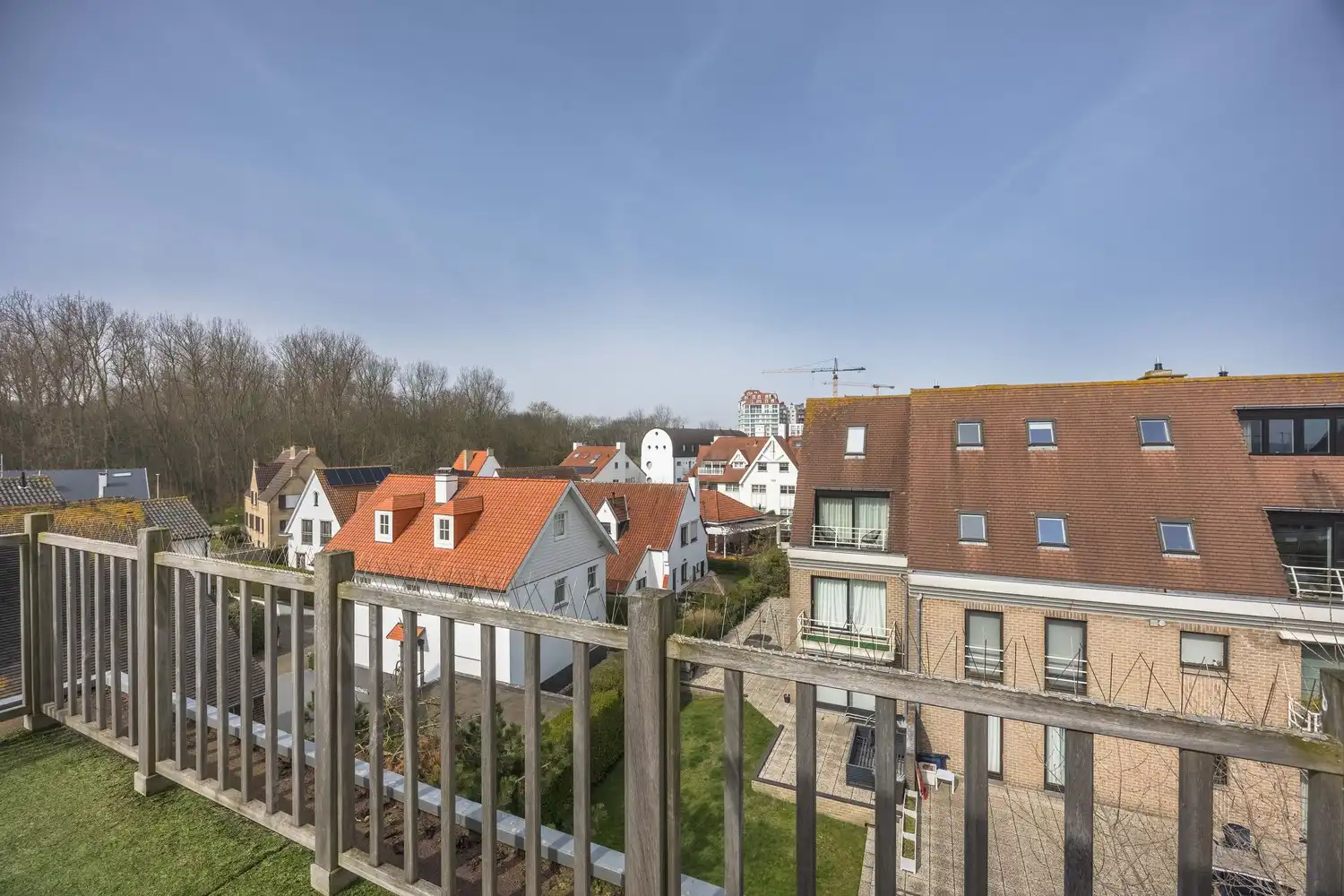Exclusieve gerenoveerde koppelvilla vlak bij zee met 8 slaapkamers foto 33