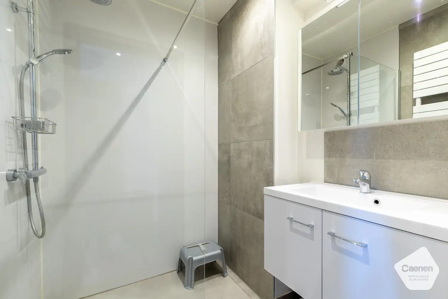 Instapklaar 2-slaapkamer appartement op de Zeedijk foto 9