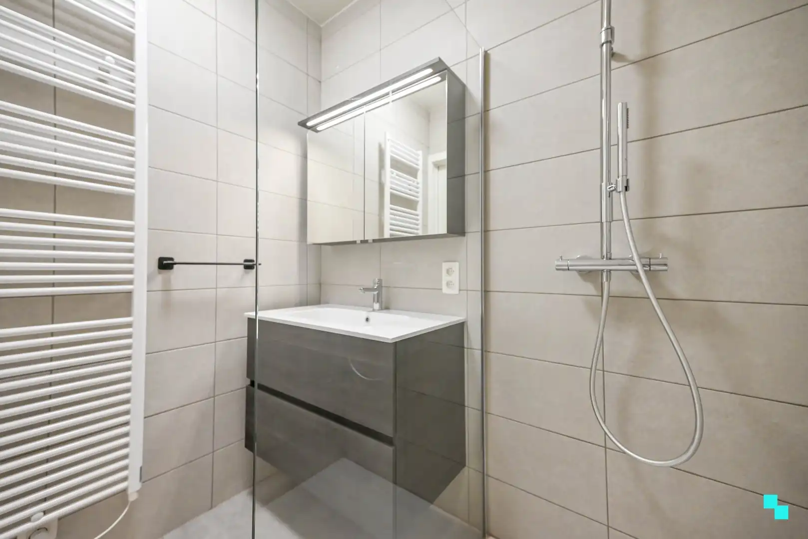 Hoekappartement in blok VI van residentie Blauwpoorte foto 19