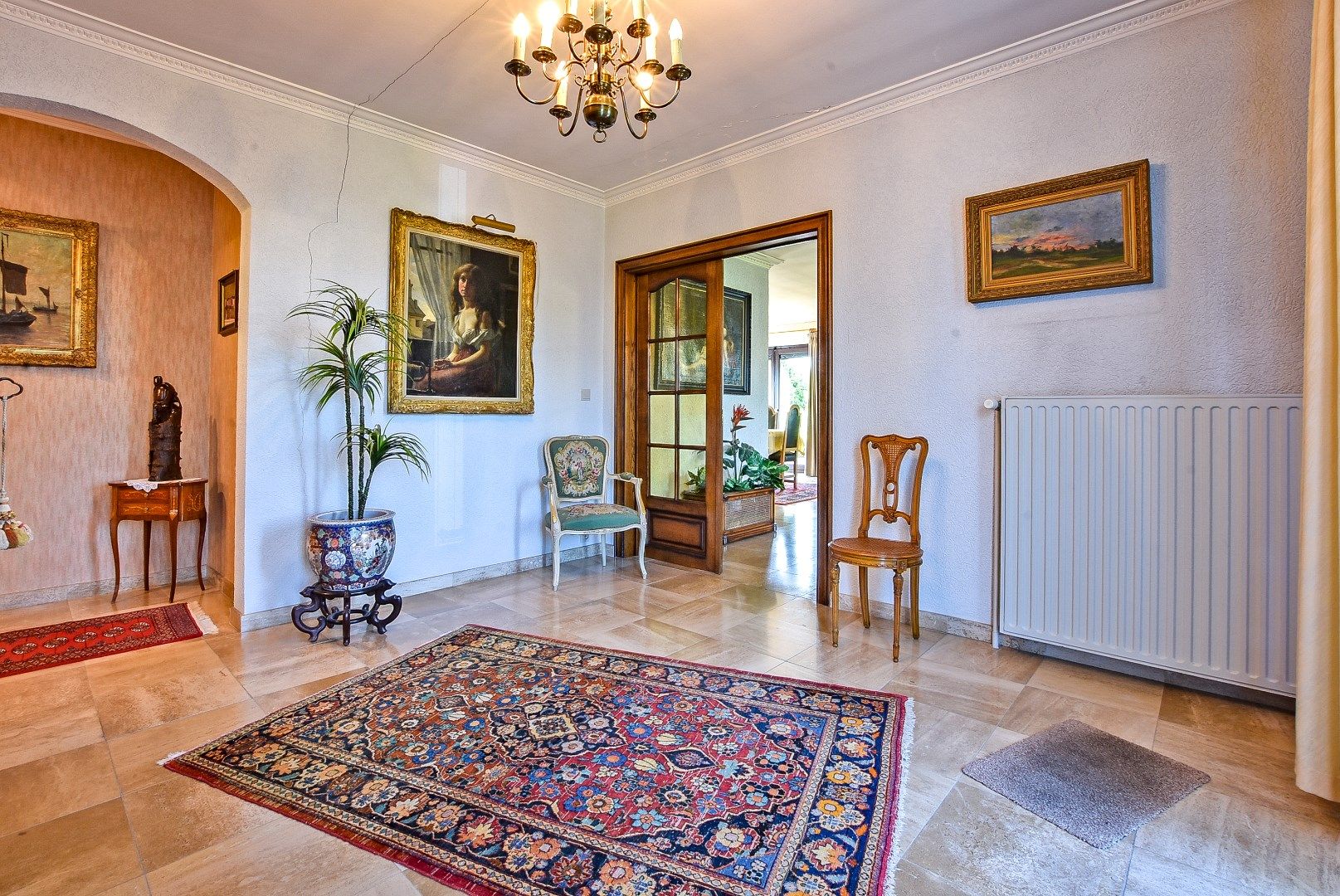 Ruime alleenstaande woning met grote tuin nabij centrum Diksmuide op 1681 m². foto 4