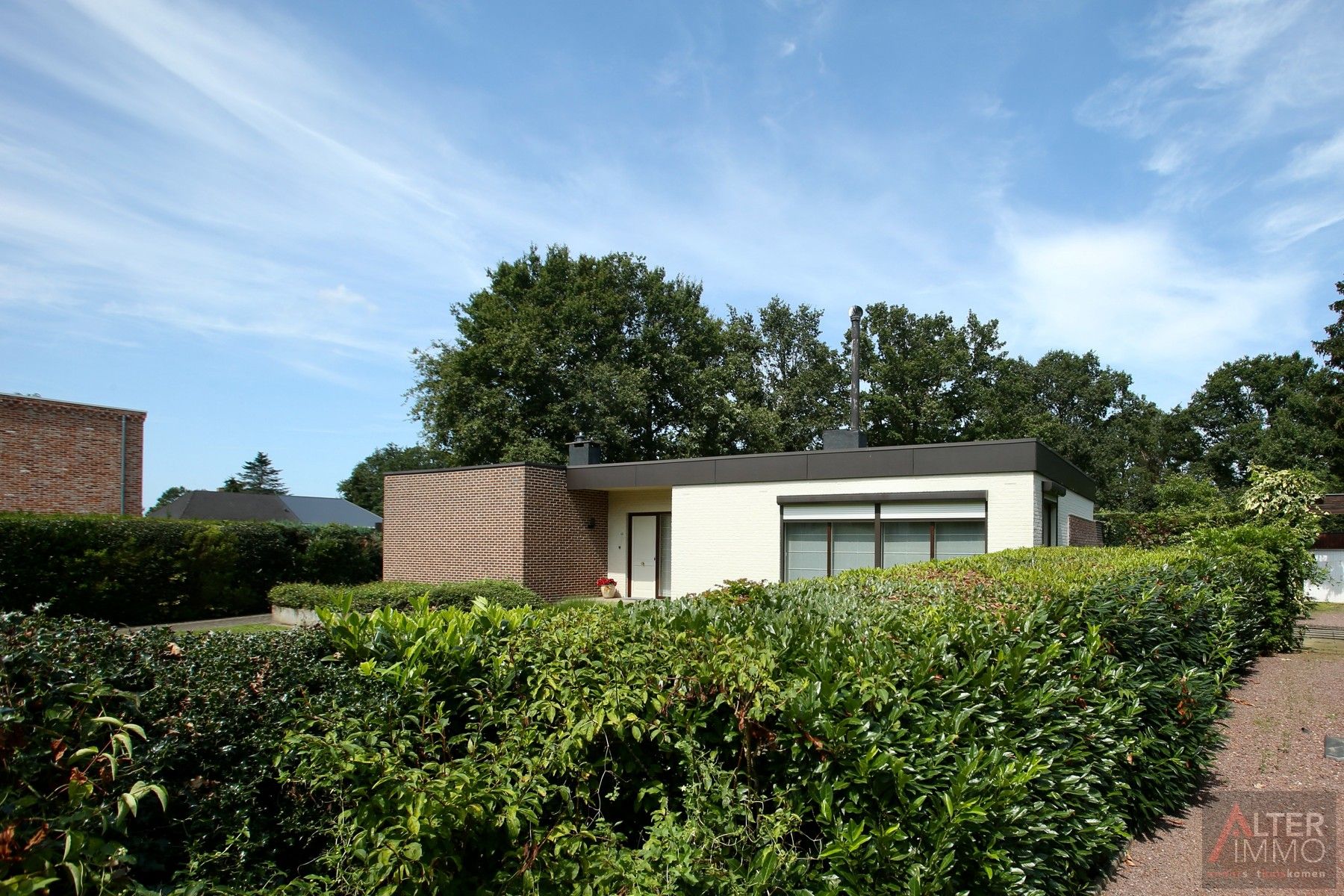 Uitstekend gelegen, gelijkvloerse woning in een tijdloze architectuur met 3 grote slaapkamers op een perceel van 12a 77ca vlakbij Zonhoven centrum. foto 37