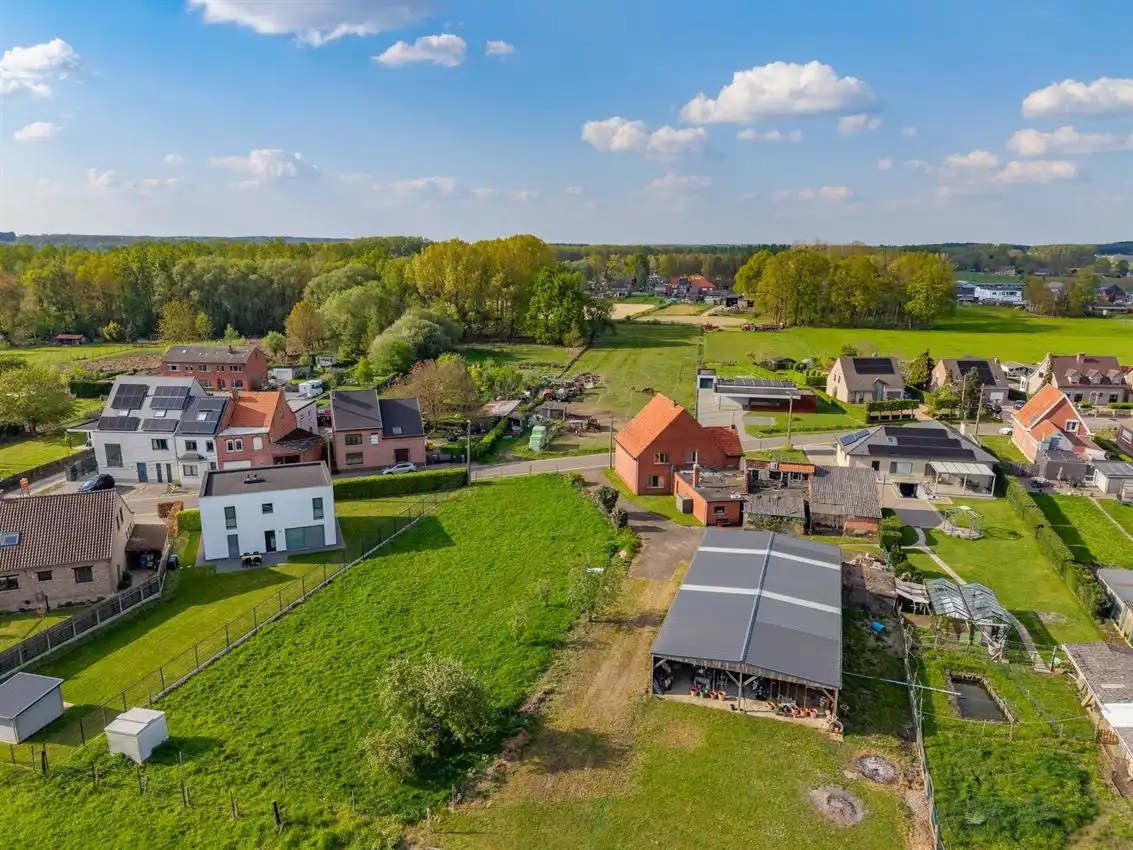 Te renoveren woning met ruimte, rust en potentieel foto 46